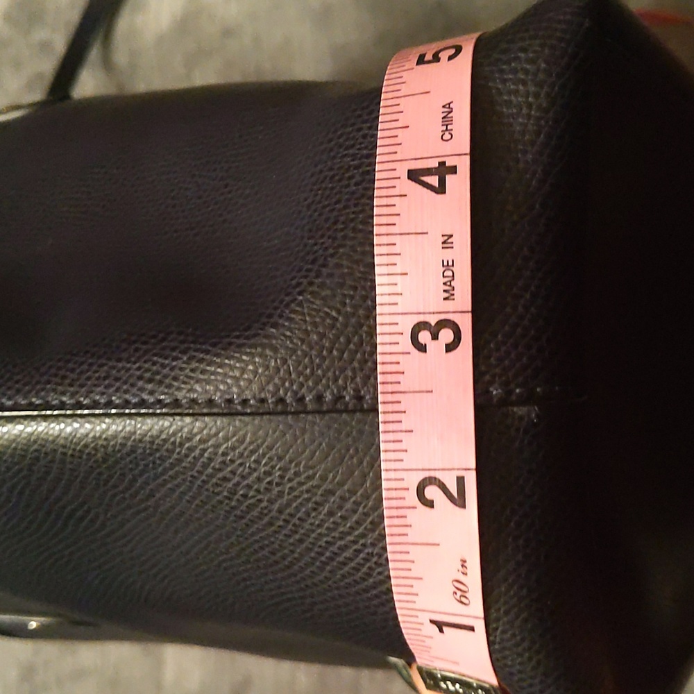 Coach Navy Blue Tote bag with gold hardware - Picture 12 of 13